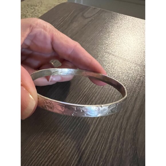 Vintage Sterling Silver Floral Engraved Bangle Bracelet With Intricate Design - Picture 3 of 7